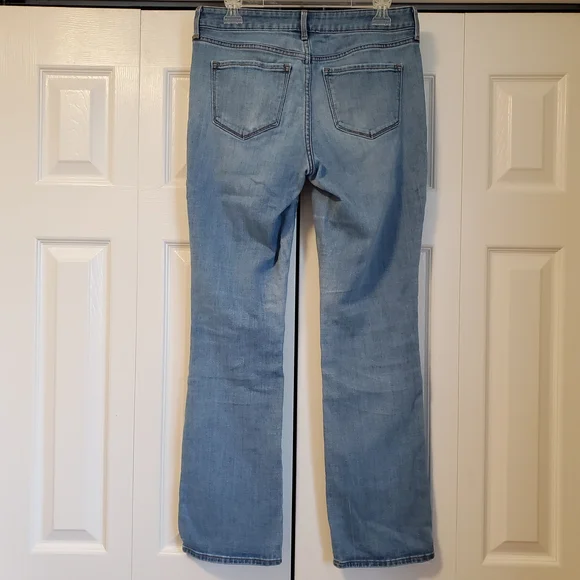 💐5/$35💐 Size 6 - Mid-Rise Kicker Boot Cut Jeans - Old Navy - Picture 3 of 6